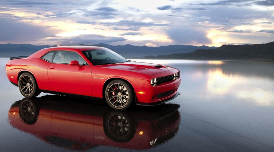  Dodge Challenger SRT Hellcat 2016 года  (фото 1 из 5)